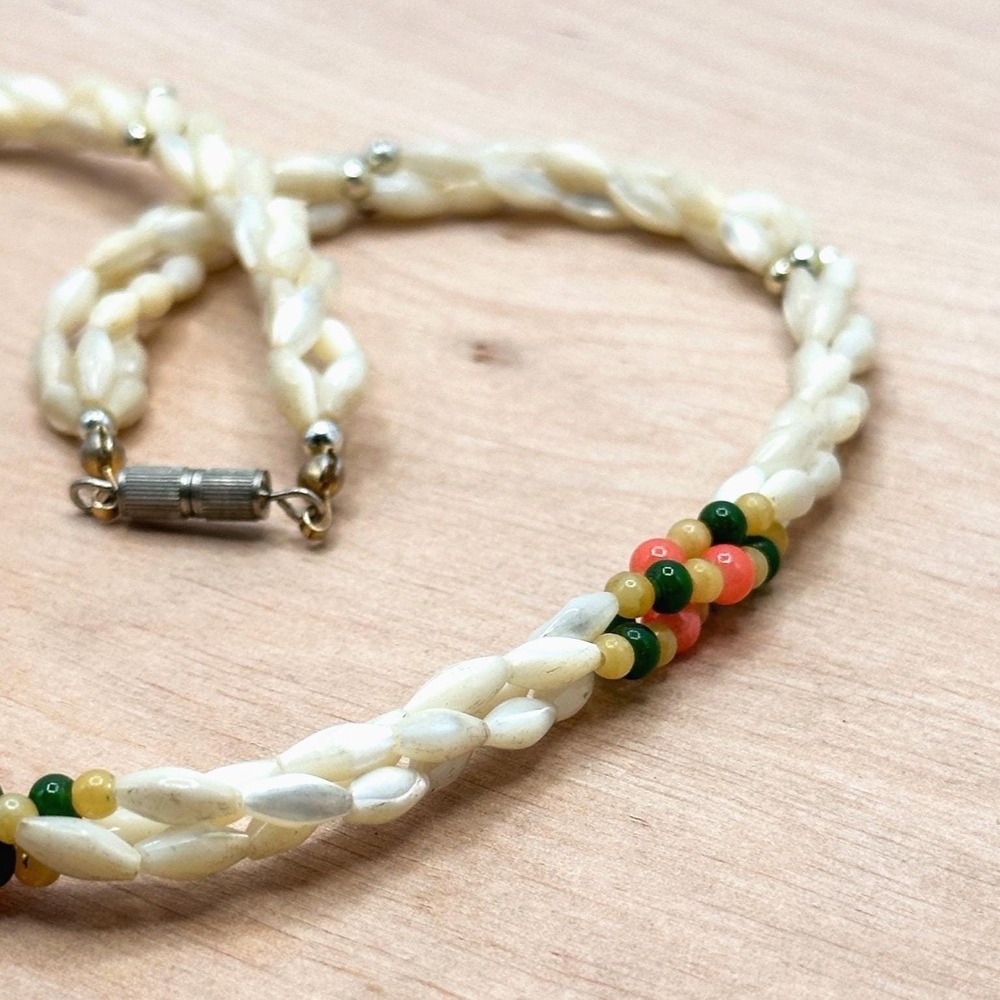 Vintage 1960s Mother of Pearl Triple Strand Necklace with Coral Jade Accents 18" - Picture 7 of 7